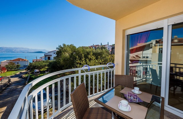 Apartments Nada Trogir-Arbanija, A nice app. with sea view, 100 m from the beach