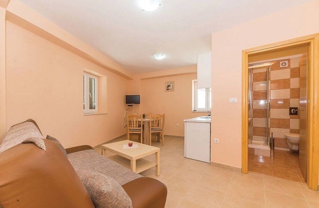 Apartments Old grandfather's house (41581-A3) - Banj