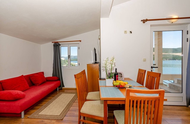 Apartments Oliver (52861-A1) - Putnikovic