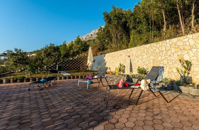 Apartments Palma - Two Bedroom Apartment with Balcony and Sea View (Veliki)