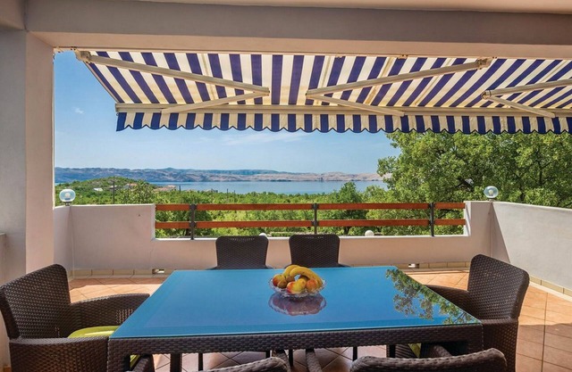 Apartments Paola - Two Bedroom Apartment with Terrace and Sea view