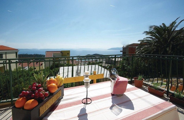 Apartments Pavlinović (66501-A3) - Makarska