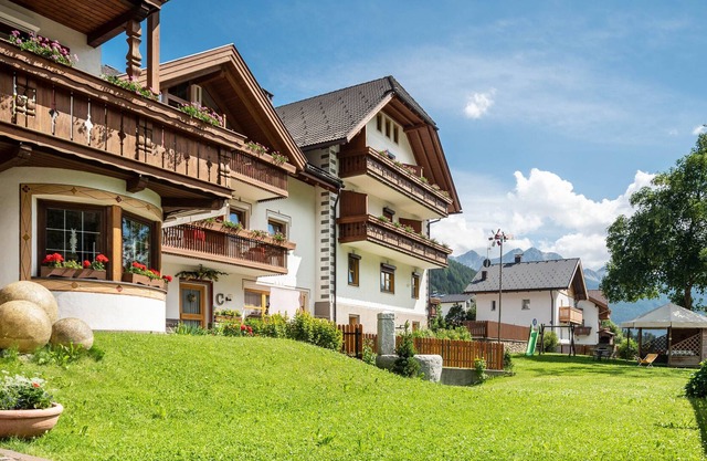 Apartments Residence Montana Typ B4 with Mountain View, Wi-Fi & Balcony