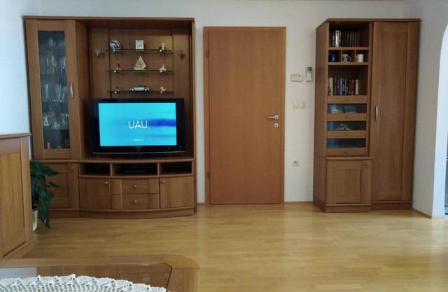 Apartments Robert 3 Rooms Apartment with Garage