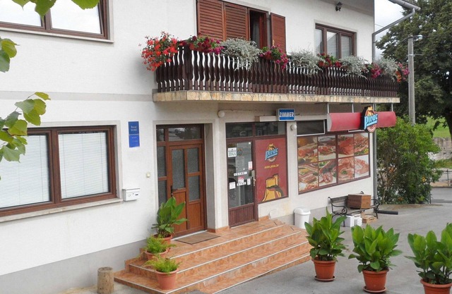 Apartments & Rooms Rendulić - One Bedroom Apartment with Balcony