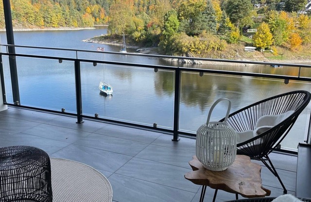 Apartments- Saaldorf WG 6 with balcony and view of the reservoir
