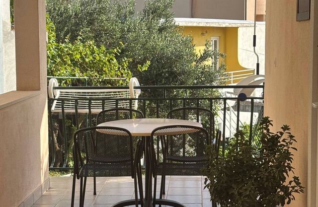 Apartments Sini (10227-A1) - Makarska