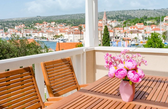 Apartments Sunny Days - Comfort Two Bedroom Apartment with Terrace and Sea View (A1) (ST)