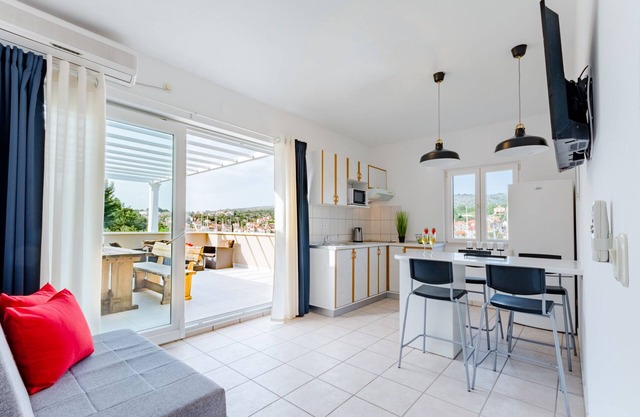 Apartments Sunny Days- Two Bedroom Apartment with Terrace and Sea View (A2) (ST)