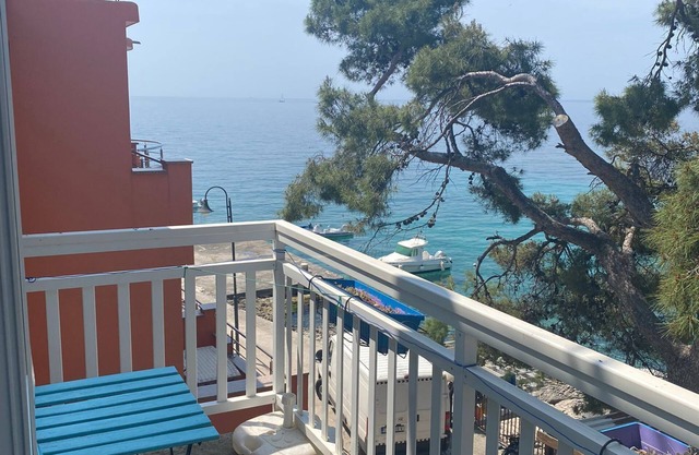 Apartments Tereza (34971-A2) - Milna - island Hvar