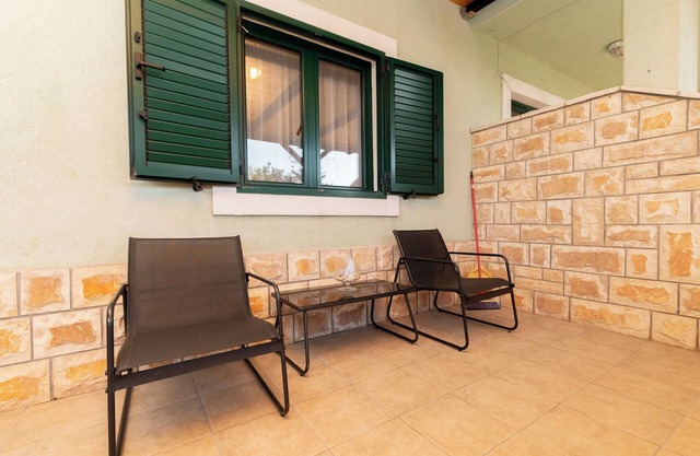Apartments Toni (10299-A2) - Maslinica