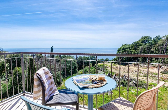 Apartments Villa Lukas - 'No.9' Gallery Two Bedroom Apartment with Balcony and Sea View