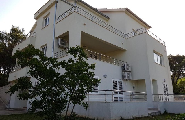 Apartments Villa Maslinica