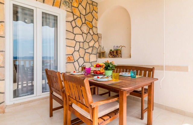 Apartments Villa Smokvina (11248-A1) - Bogomolje