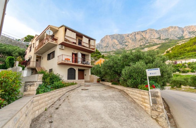 Apartments with parking space Krvavica, Makarska - 6749