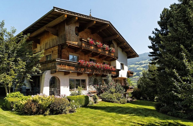 Apartments with sauna in top location for your summer holiday in the Zillertal Ski od