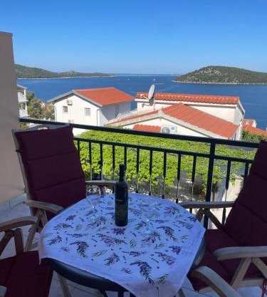 Apartments with sea view Ražanj Rogoznica