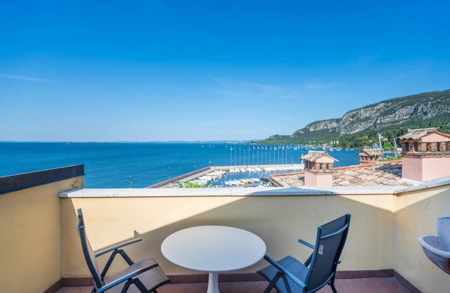 ApartmentsGarda - Baia Del Garda 5