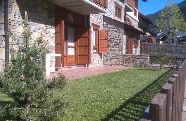 APARTMENTSUITESPAIN BAQUEIRA JARDIn