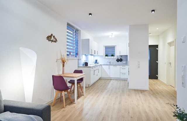 ApartWehr Business&Ferien Apartment Lila