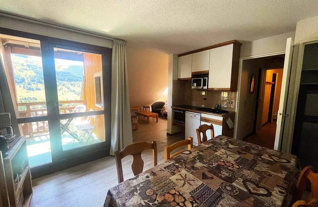 Apheratz Residence - Gate F57 - Nice apartment 6 people on the heights of the private parking station