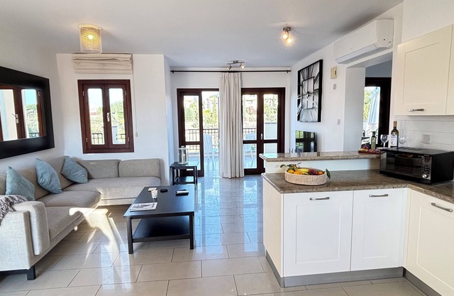 Aphrodite hills, Anatoli, 2 bedroooms apt , large terrace, 2 min from the pool