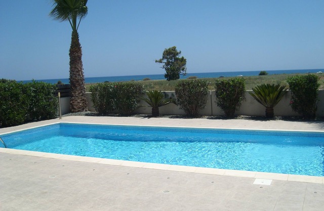 Apollon Villa by the Sea With Private Pool, Gated Private Road.