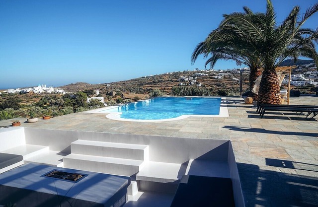 Apollonia Summer Villa - In the center of the island