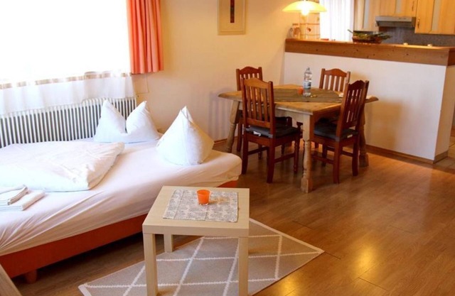 App. 3: Living room with kitchen - Apartment house Bambi