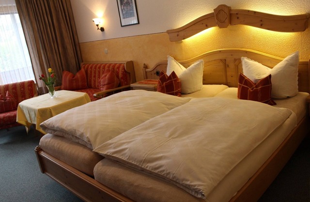 App. Type A 5, 33sqm, balcony, kitchenette, 1 living/bedroom, max 3 pers., WLAN