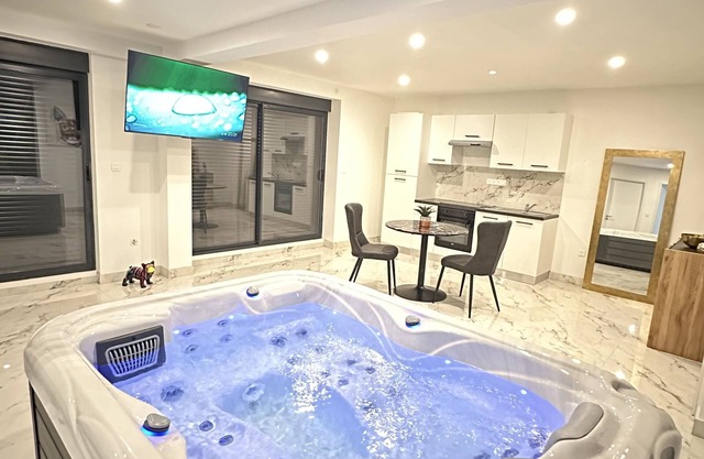 Apparemment 70m2 Jacuzzi spa Douche Italienne Terrasse Netflix