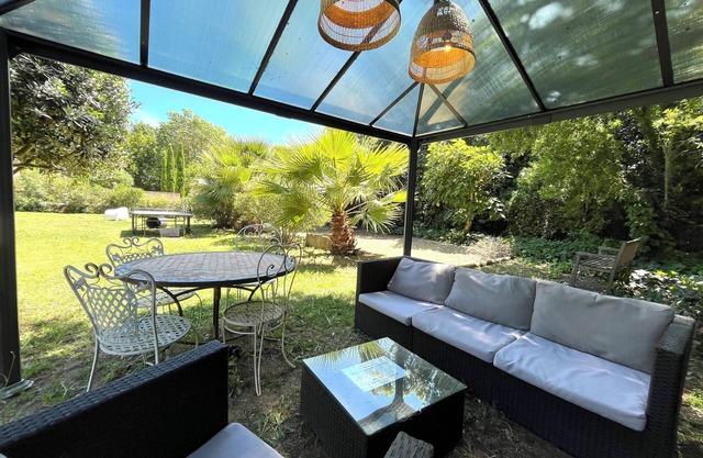 Appart 60m2 clim parking mer 3km piscine bbq