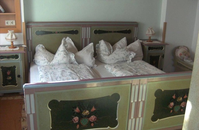 Appartement 1 - 1 Schlafraum/dusche, WC, Wohnraum - Pension Gamsjäger - Urlaub Beim Biolandwirt