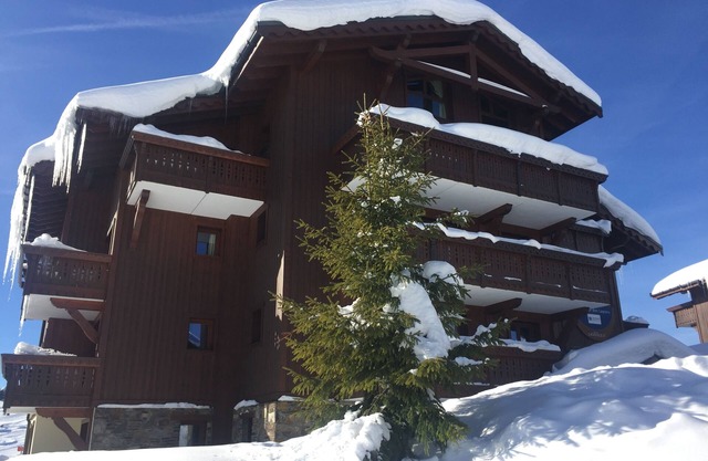 APPART LES SAISIES, VILLAGE DES LAPONS, 6 PERS, SWIMMING POOL AND COVERED PARKING LOT