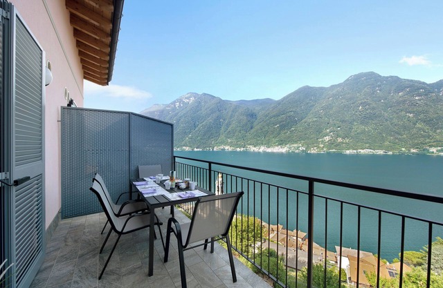 Appartamento "7 Il Tornante" with Lake & Mountain Views, Wi-Fi, A/C & Balcony