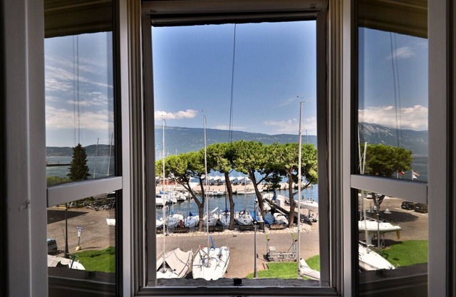 Appartamento Al Porto Vecchio Rebomaholidays - with parking space and marvellous lake view