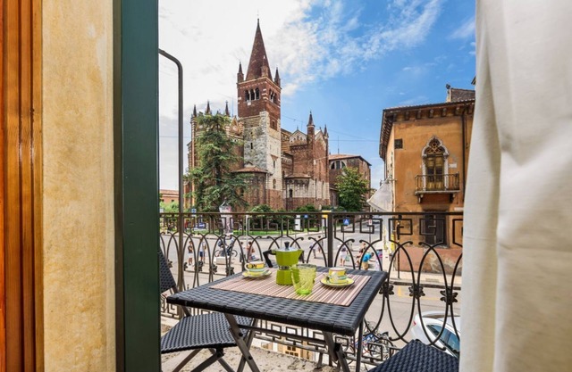 Appartamento con balcone a due passi dal balcone di Giulietta e Romeo