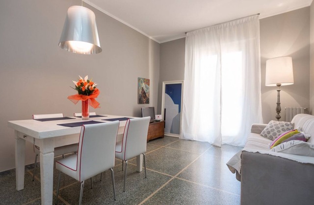 Appartamento con due camere e due bagni