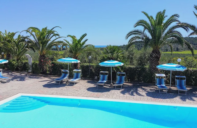 Appartamento con piscina vicino al mare