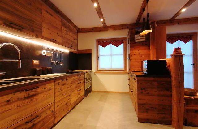 Appartamento Deluxe in legno situato in montagna con sauna e giardino