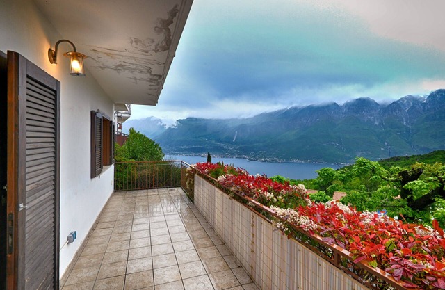 Appartamento Il Gufo by Theater Home - with marvellous lake view