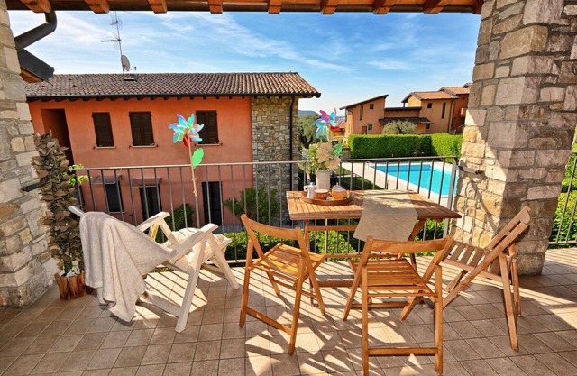 Appartamento Serena by Theater Home - with pool and garage