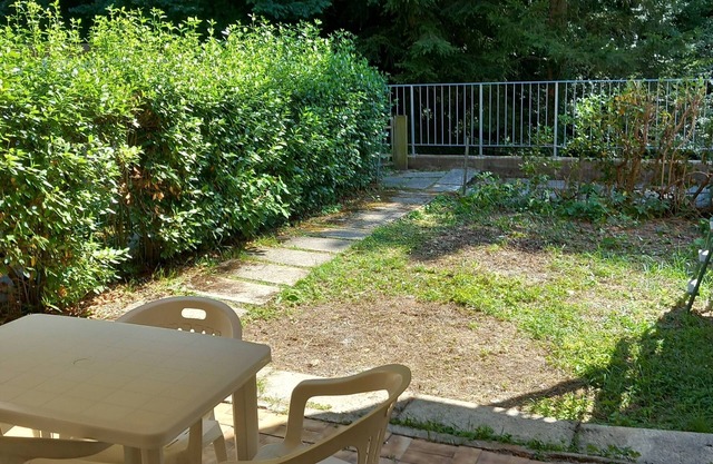 🏡🌳🏡🌳appartamento con giardino, ingresso indipendente e caminetto