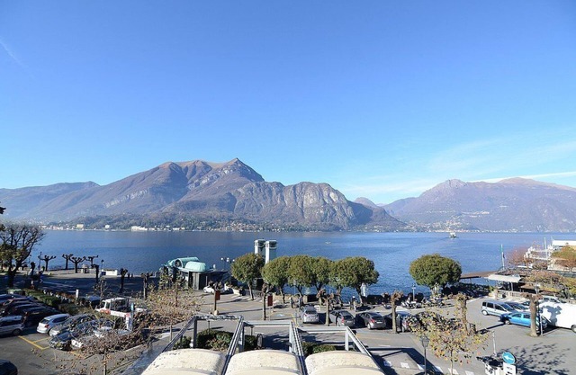 Appartamento Lisandra C: An elegant and welcoming apartment situated at a short distance from the shores of Lake Como, with Free WI-FI.