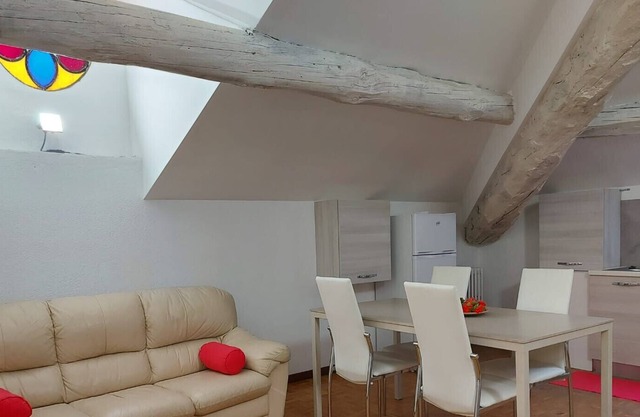 Appartamento Mansardato con due camere da letto presso Villa Mirabilia