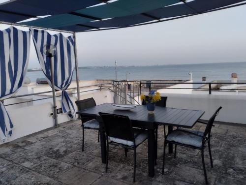 Appartamento rifinito con vista panoramica a 50 mt dal mare