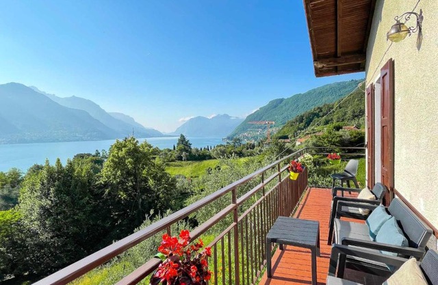 Appartamento Tivano, balcone con vista lago