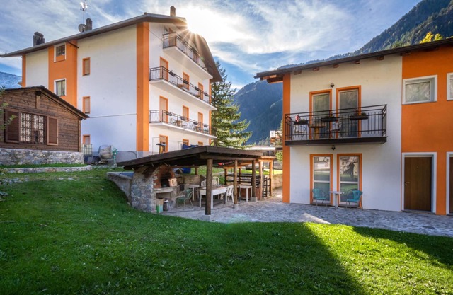 Appartamento Verde with Mountain View, Wi-Fi, Terrace & Garden