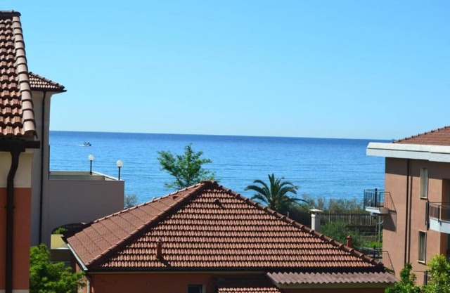 'Appartamento Vista Mare Shanaia' with Sea View, Wi-Fi & Balcony