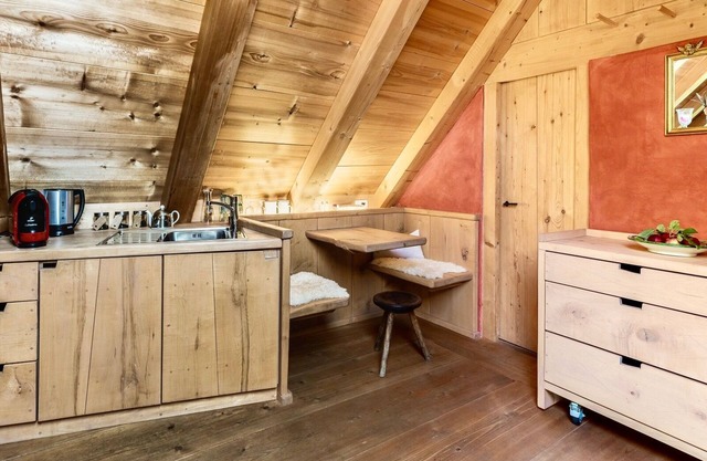 Appartement Heuboden im Dachgeschoss Atelier mit Dusche/WC